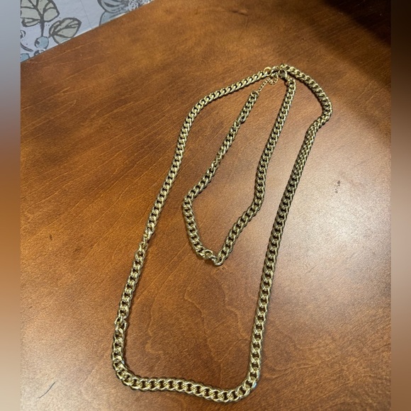 Two gold colored matching chain necklaces (different lengths to stack) - Picture 2 of 2